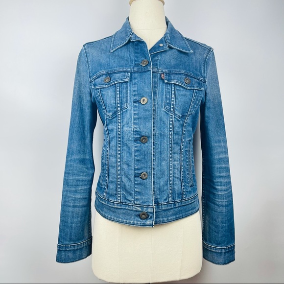 Levi's Jackets & Blazers - Levi's Original Trucker Jacket Medium Wash Slant & Breast Pockets Size Small